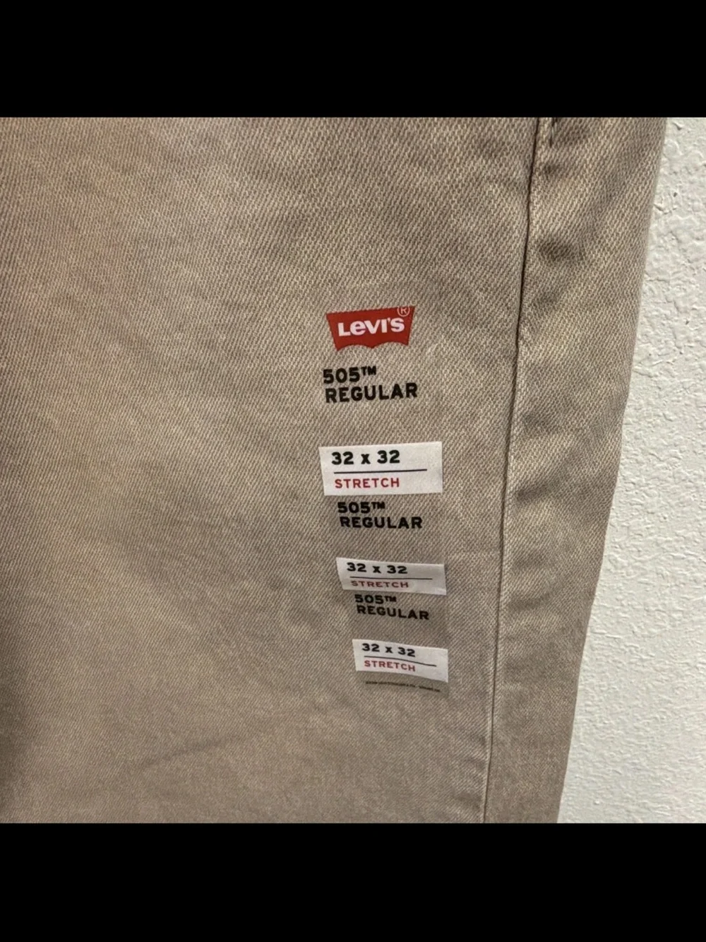 Levi's Relaxed Fit Jeans in Light Khaki